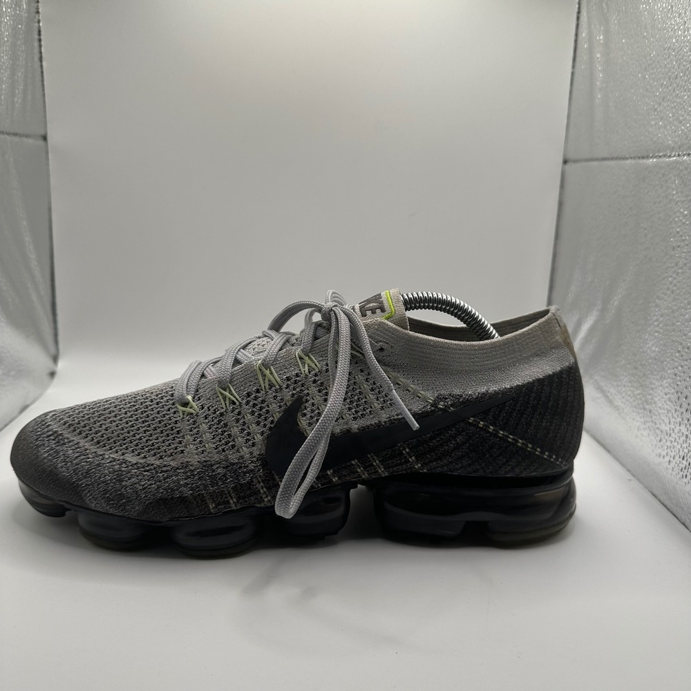 Nike Air VaporMax Flyknit Mens 10 Grey Black Volt Good 922915-002 Running Shoes